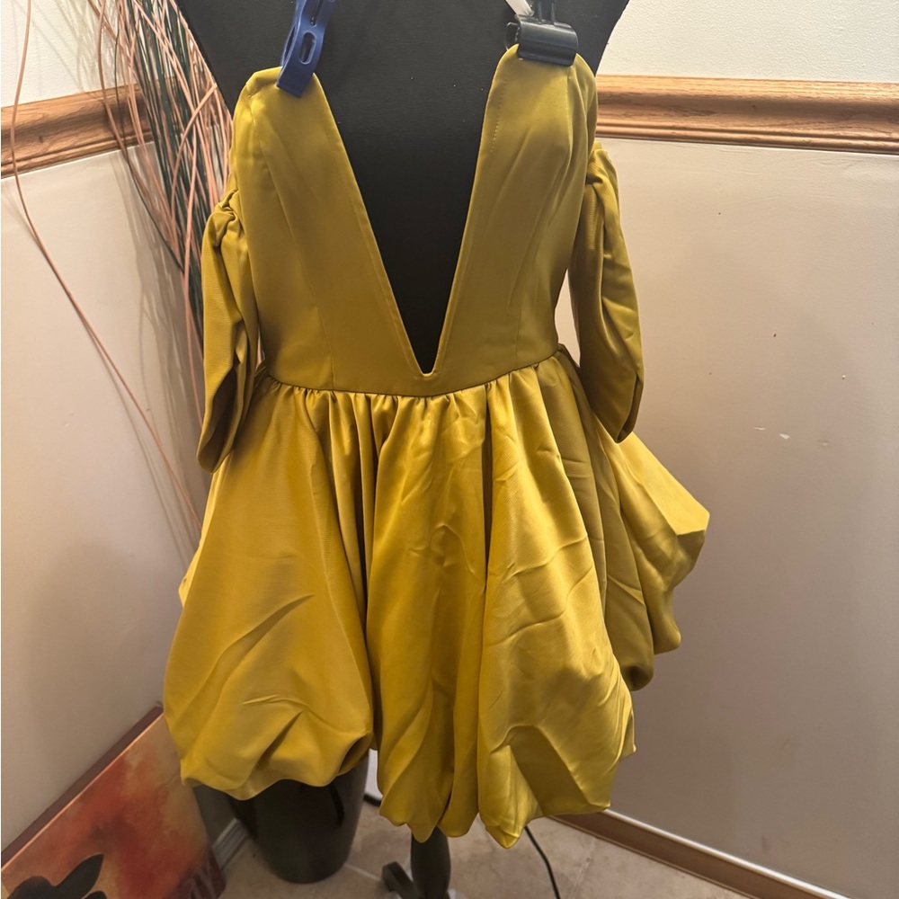 Pretty little thing Chartreuse ball dress - Picture 9 of 16